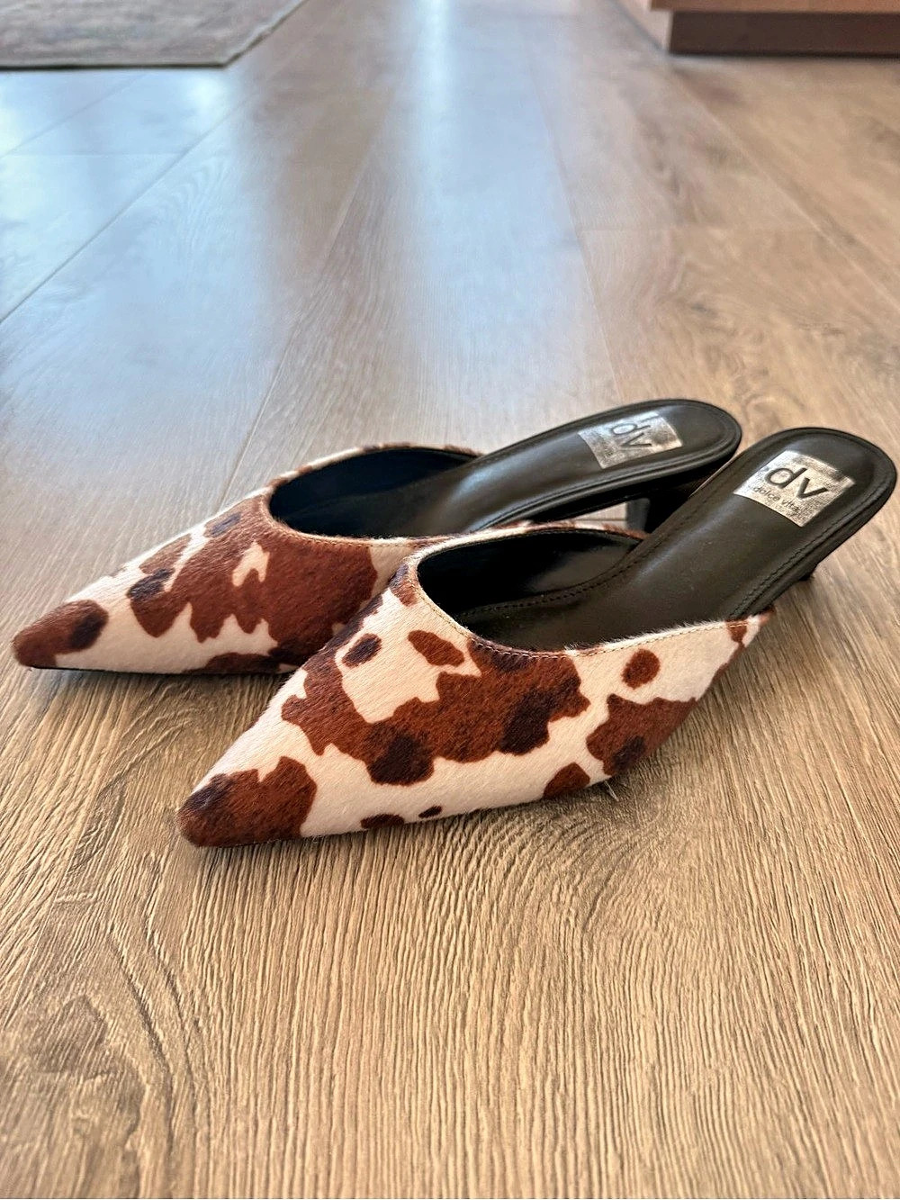 Dolce Vita Pointed-Toe Cow Print Mules in Brown & Cream Like New